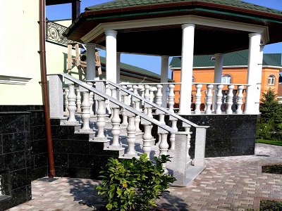 Входные группы и балюстрады